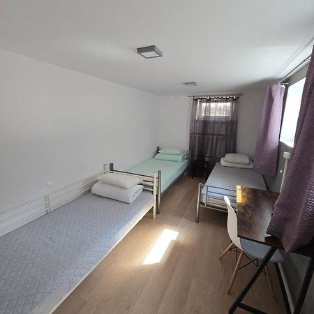 Rooms4Rest Wiertnicza - Private Rooms For Tourists - Atr Consulting Sp, Z O,O, Varşovia Exterior foto
