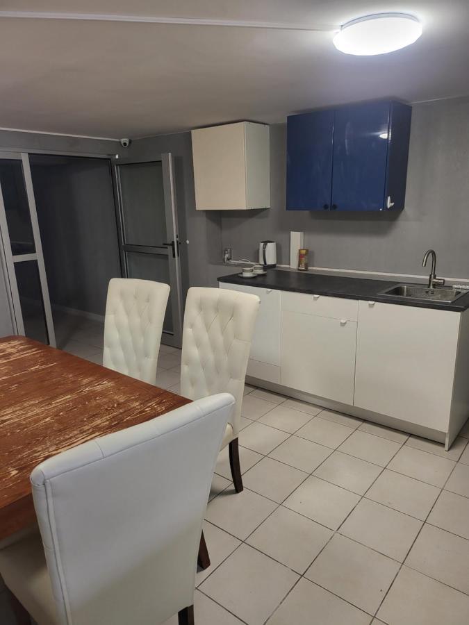 Rooms4Rest Wiertnicza - Private Rooms For Tourists - Atr Consulting Sp, Z O,O, Varşovia Exterior foto