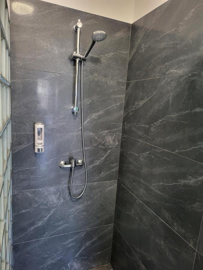 Rooms4Rest Wiertnicza - Private Rooms For Tourists - Atr Consulting Sp, Z O,O, Varşovia Exterior foto