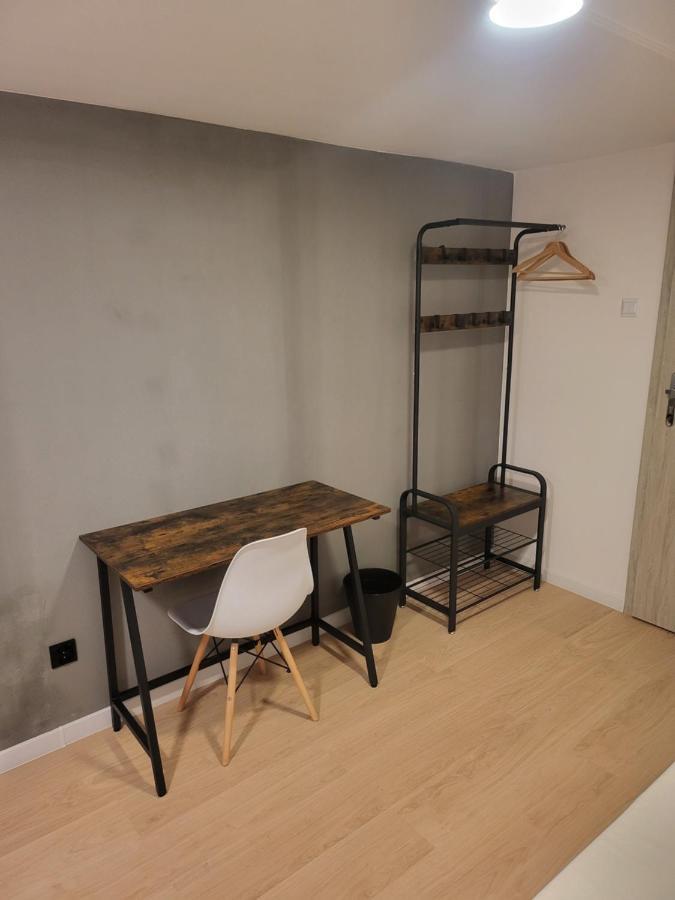 Rooms4Rest Wiertnicza - Private Rooms For Tourists - Atr Consulting Sp, Z O,O, Varşovia Exterior foto